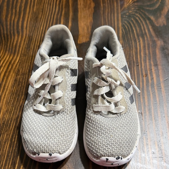 Toddler Boy Adidas tennis shoes - Picture 2 of 8